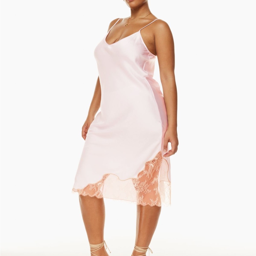 Aritzia Satin Midi - M